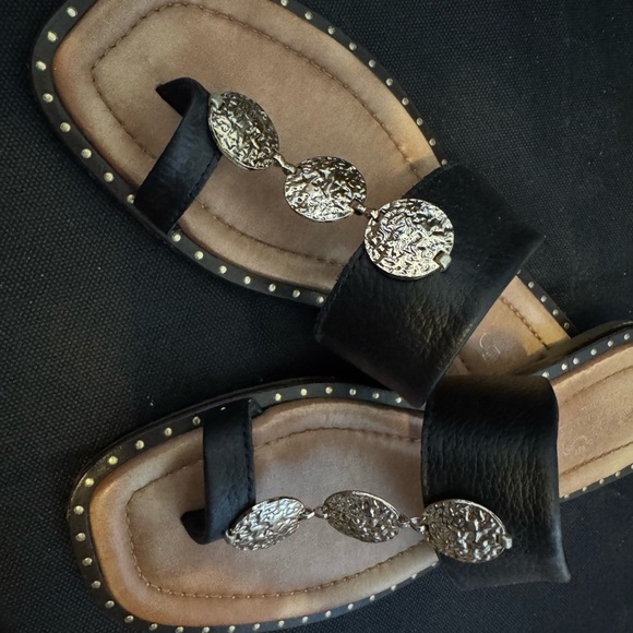 Sam Edelman Black Sandals with Gold Details - Picture 1 of 5